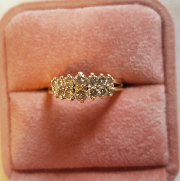 14k Diamond Ring with 14 Diamonds - Picture 8 of 8